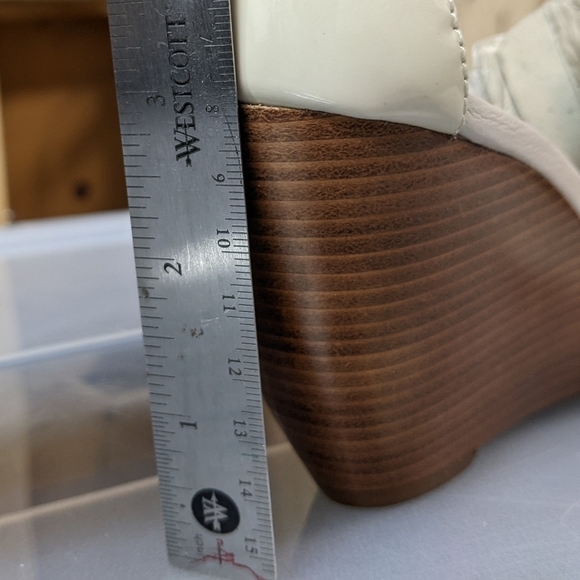 𝅺MICHAEL by Michael Kors Wedge Ivory Leather Sandal with Buckle and Zip Front 7 - Picture 9 of 9